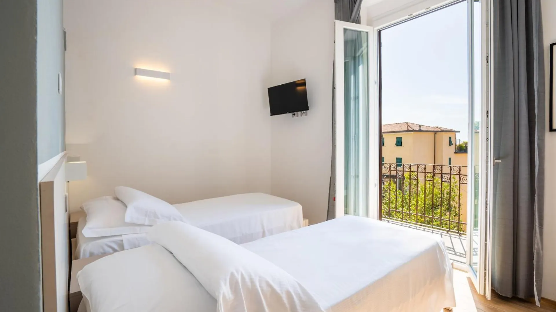 Le Camere Sui Colli La Spezia 0*,  Italia